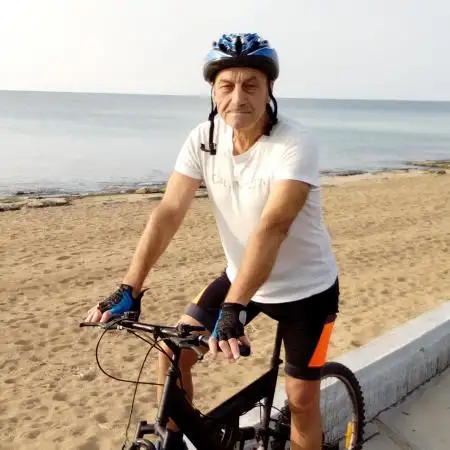 Yuriy, 68Ukraine 