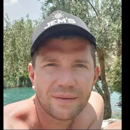 Vitaliy, 42Ukraine 