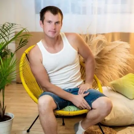 Andrii, 39Ukraine