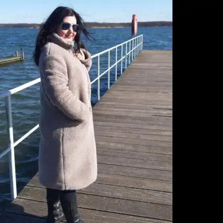 Elena, 47Ukraine 