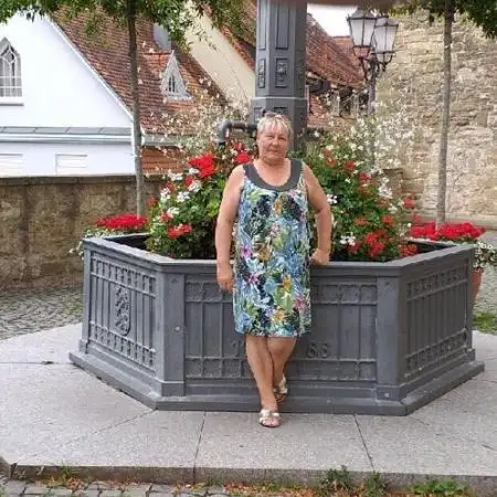 Olga, 67Ukraine 