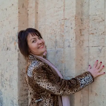 Elena, 45Ukraine 