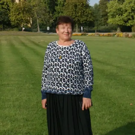 Olga, 73Ukraine 