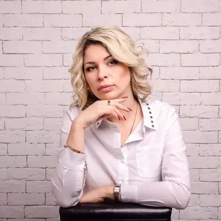 Elena, 42Ukraine 