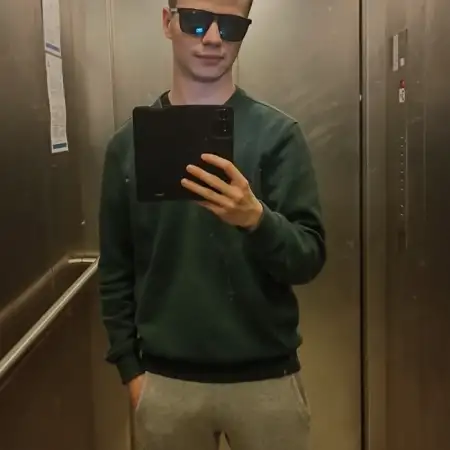 Maksym, 23Ukraine 