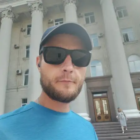 Yuriy, 38Ukraine 