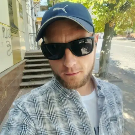 Yuriy, 38Ukraine 