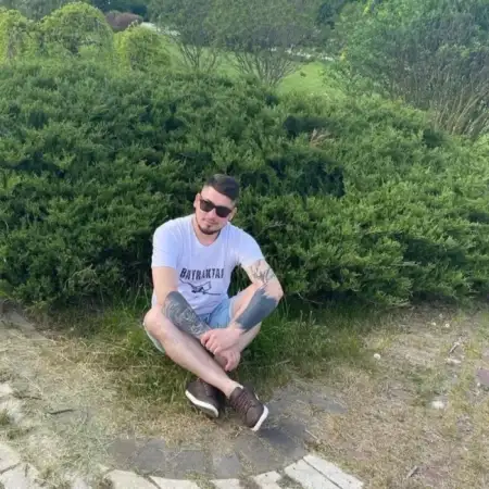 Vlad, 31Ukraine 