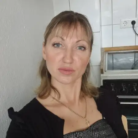 Lena, 37  Kiev, Ukraine