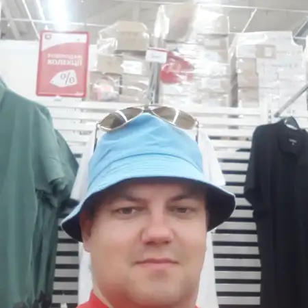 Andrey, 37