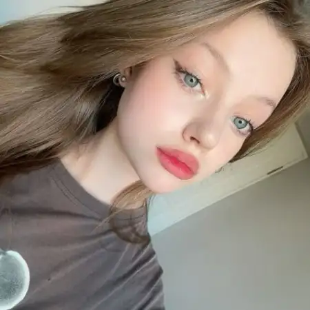 Anna, 26Russia 