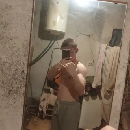 Yuriy, 20Ukraine 
