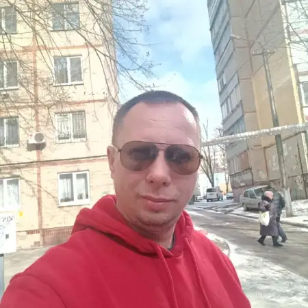 Andrey, 37Ukraine 