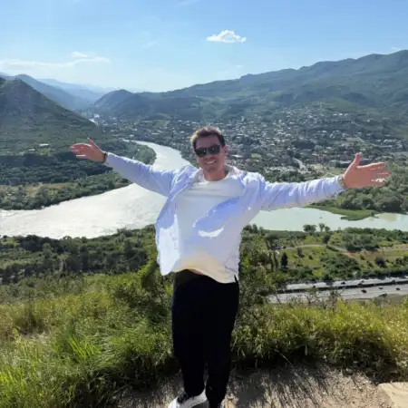 Dmitro, 36Ireland 