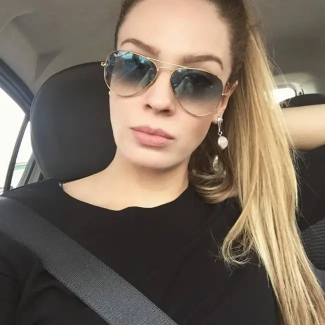Sophie · 38 ·           