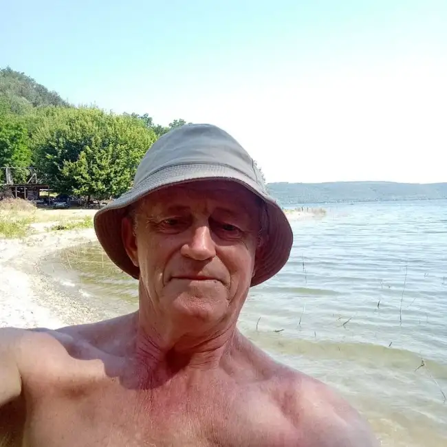 Lev, 72, Ukraine - WUAMBA