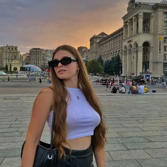 Anastasiya · 24 ·           
