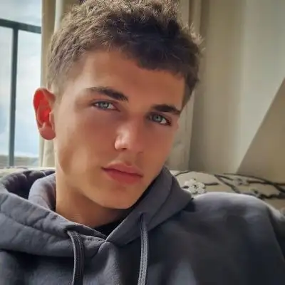 Din, 25, Ukraine - WUAMBA
