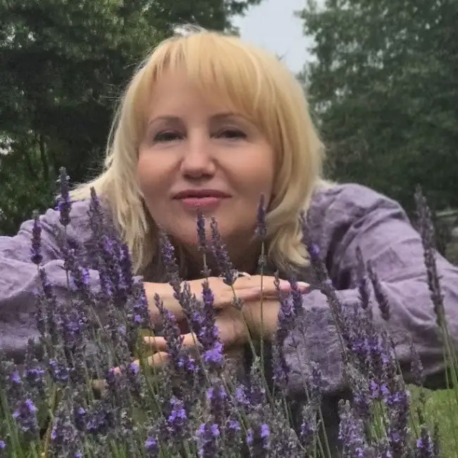 Anna, 62